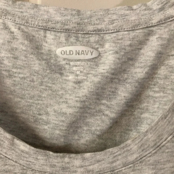 🤰🏻Old Navy Maternity T-shirt - Picture 2 of 4